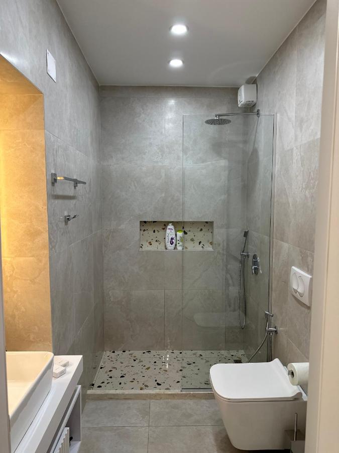 4Seasonsgea , New Modern Apartment In 티라나 외부 사진