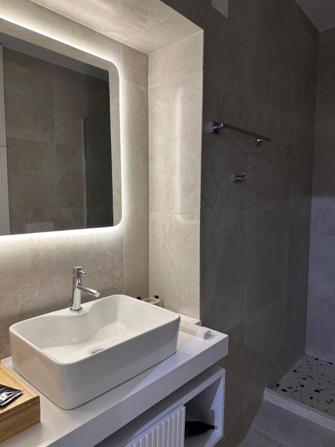 4Seasonsgea , New Modern Apartment In 티라나 외부 사진