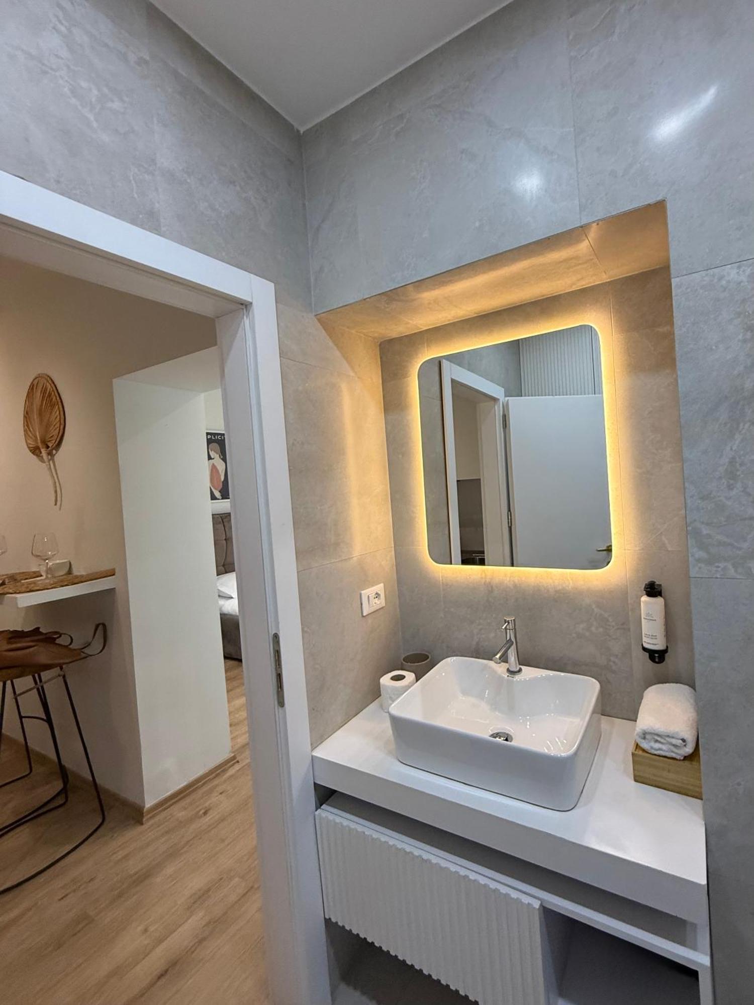 4Seasonsgea , New Modern Apartment In 티라나 외부 사진